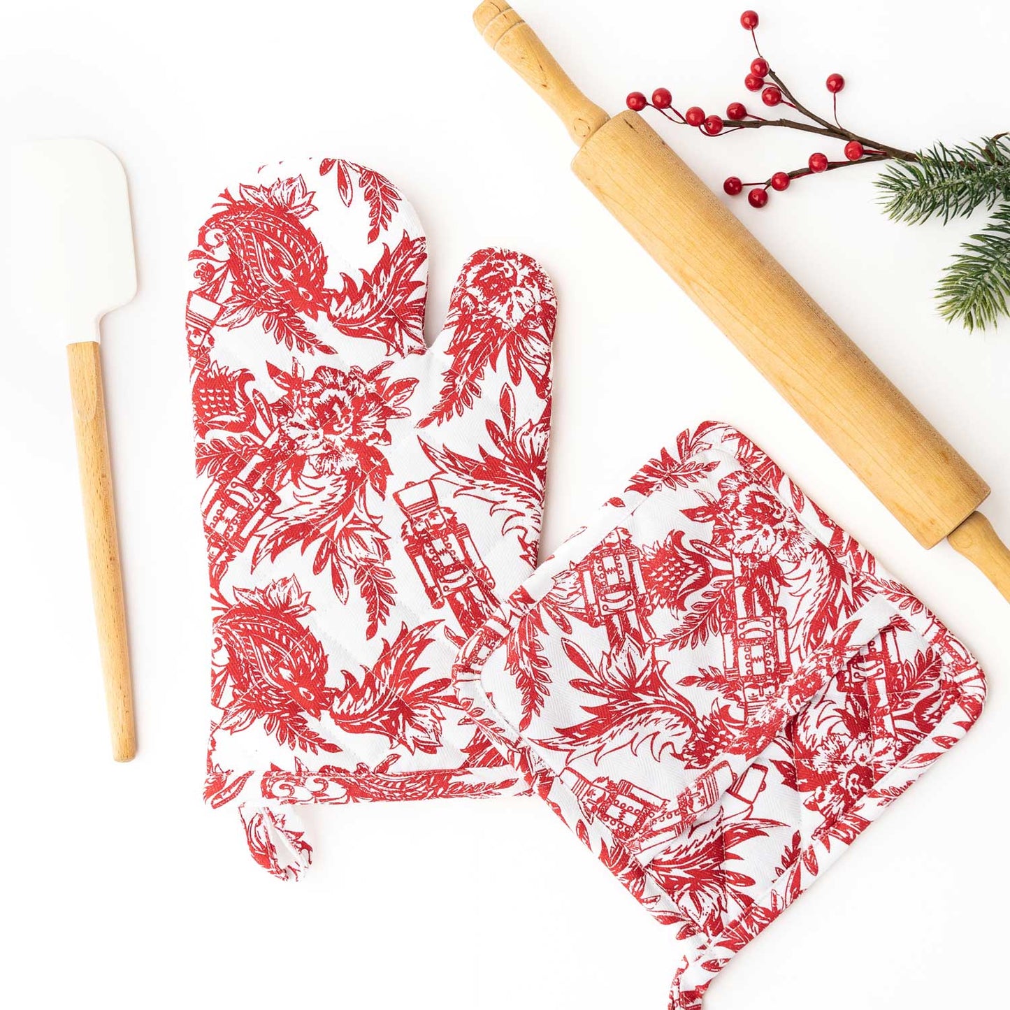 Nutcracker Toile Oven Mitt Set